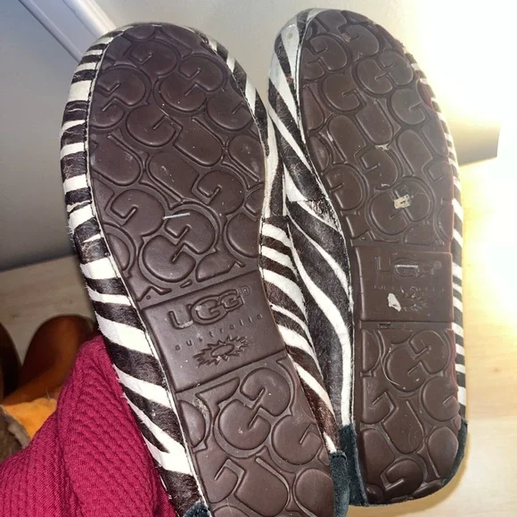 UGG Australia Authentic Black and White Zebra Pattern Slippers - Picture 2 of 5